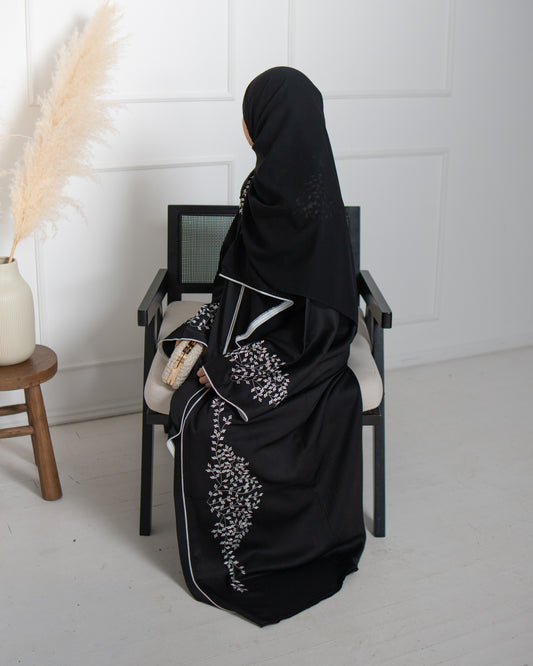 Zahra by QAMAR - Black/White